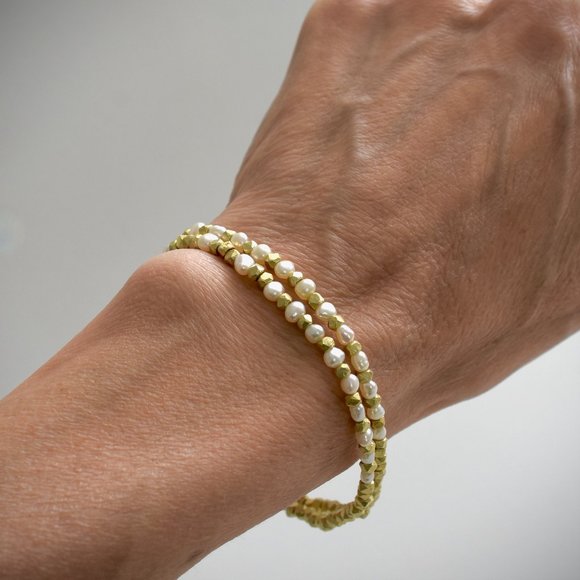 18k Vermeil Set Of Two Fresh Water Pearls Stretch Bracelet - Picture 2 of 2